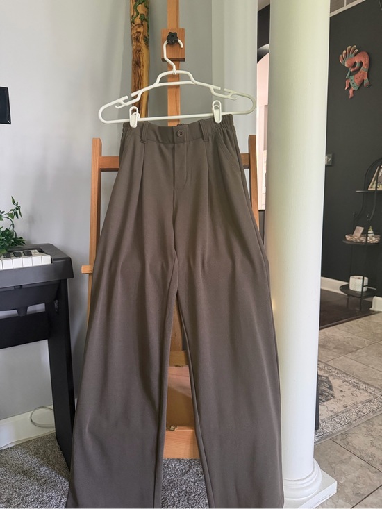 Ewedoos Pants - Women's Olive Green Relaxed Chino Pants